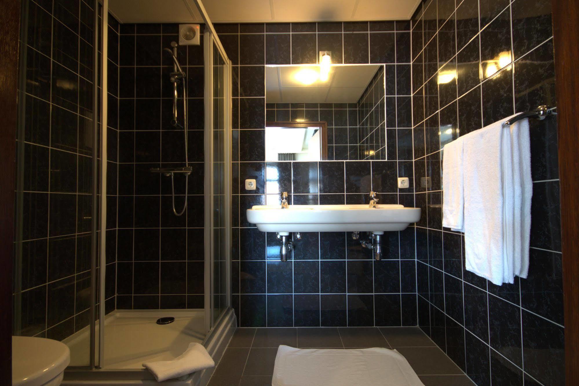 Hotel Restaurant Victoria Winschoten Extérieur photo